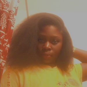 Meet your Posher, Cynthia